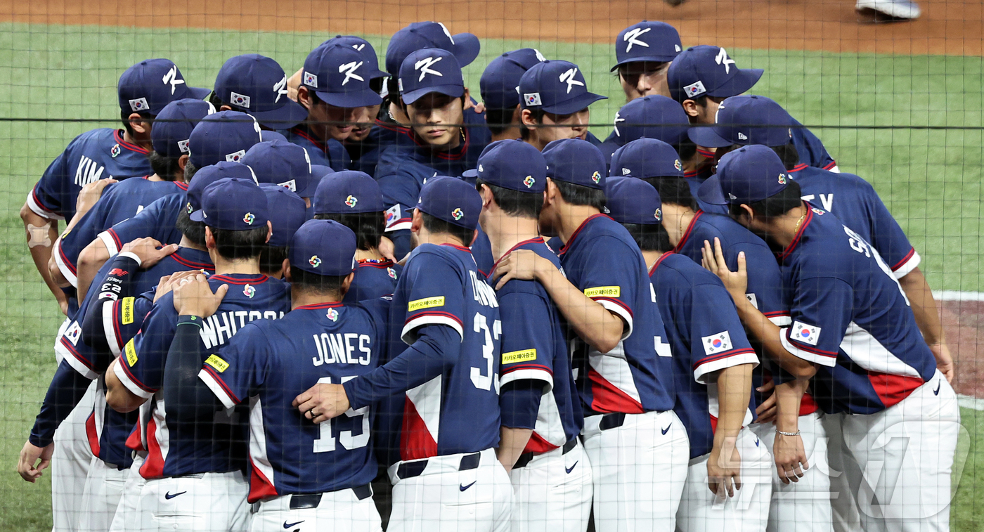 (마이애미=뉴스1) 구윤성 기자 = 대한민국 야구 대표팀 선수들이 이 13일 오후(현지시간) 미국 플로리다주 마이애미 론디포파크에서 열린 2026 월드베이스볼클래식(WBC) 8강전 …