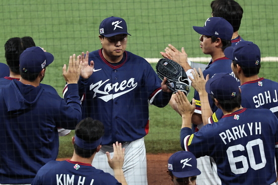 '삼자범퇴' 류현진, 출발이 좋다