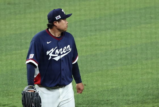 도미니카共 강타선에 고전한 류현진, 1⅔이닝 3실점 강판[WBC]