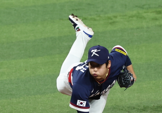 세 번째 투수로 등판한 박영현