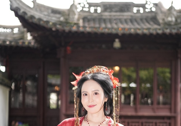 박지윤도 '왕홍' 메이크업 도전…입 떡 벌어지는 미모 [N샷]