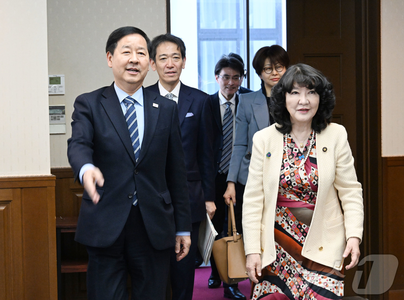 (서울=뉴스1) = 구윤철 부총리 겸 재정경제부 장관이 14일 오후(현지시간) 일본 도쿄 재무성에서 열린 '제10차 한-일 재무장관회의'에 카타야마 사츠키 일본 재무장관과 함께 참 …