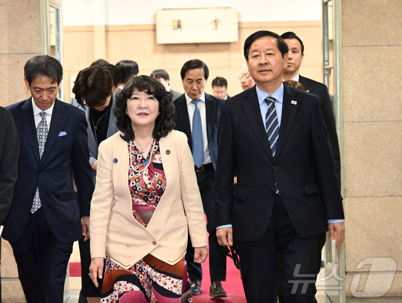 (서울=뉴스1) = 구윤철 부총리 겸 재정경제부 장관이 14일 오후(현지시간) 일본 도쿄 재무성에서 열린 '제10차 한-일 재무장관회의'에 카타야마 사츠키 일본 재무장관과 함께 참 …