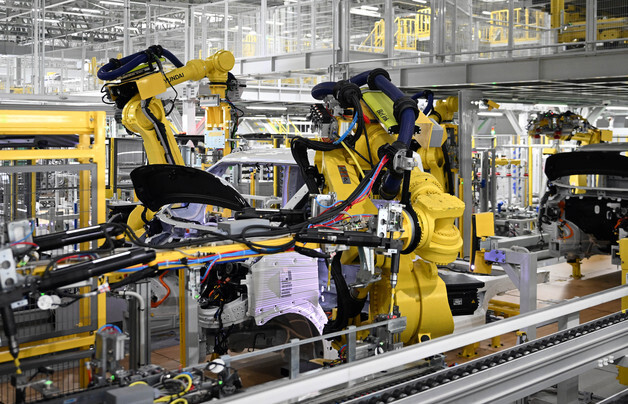 "로봇과 노동자의 공존 이렇게 가능"…기아 화성 EVO 플랜트[르포]