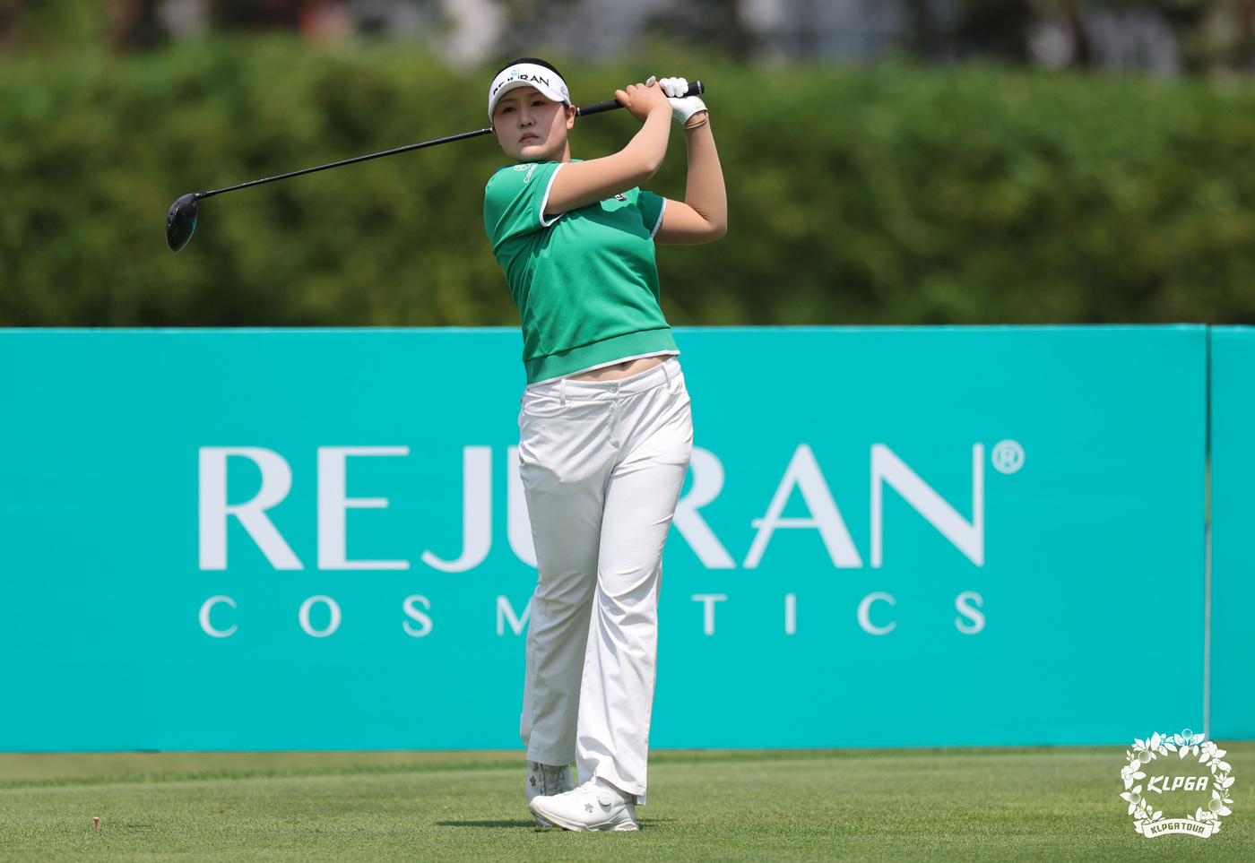 (서울=뉴스1) 최지환 기자 = 윤수아가 14일 태국 촌부리 아마타 스프링컨트리클럽에서 열린 KLPGA 해외 개막전인 ‘2026 리쥬란 챔피언십’ 3라운드 3번홀에서 티샷을 하고 …