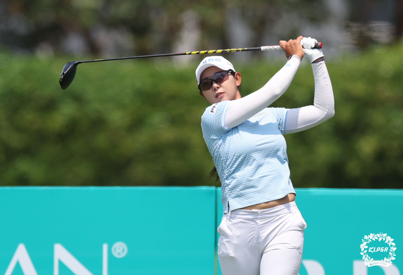 (서울=뉴스1) = 박보겸이 14일 태국 촌부리 아마타 스프링컨트리클럽에서 열린 KLPGA 해외 개막전인 ‘2026 리쥬란 챔피언십’ 3라운드 3번홀에서 티샷을 하고 있다. (KL …