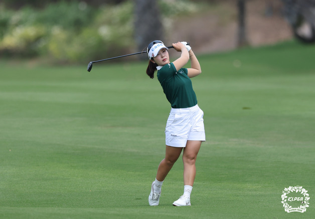 전예성, KLPGA 투어 개막전 셋째 날 선두…5년 만에 우승 도전