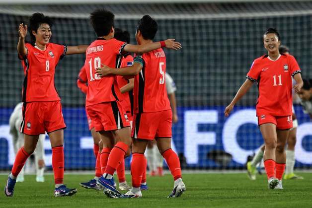 여자 축구, 우즈벡 완파하고 아시안컵 준결승행…4연속 월드컵 진출