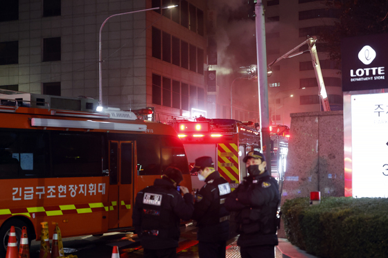 중구 캡슐호텔 화재 완진…외국인 등 10명 부상(종합2보)
