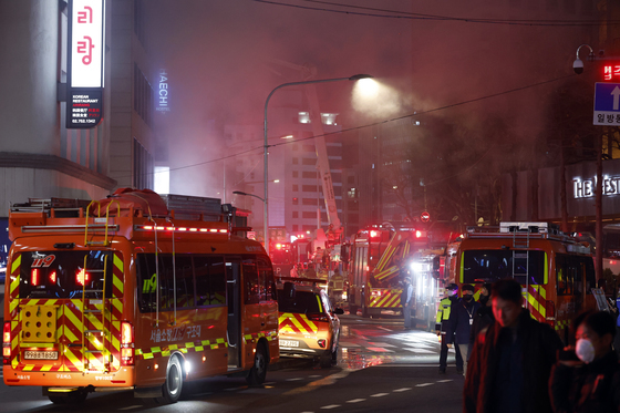 서울 소공동 게스트하우스 화재…외국인 등 10명 부상(종합)
