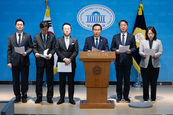 민주당 국정조사 추진위 기자회견