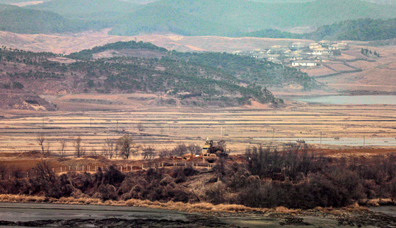 600mm 초정밀다연장방사포 타격훈련 '김정은 참관'