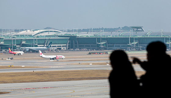 "2주만에 항공권 2번 취소"…'고유가 항공편 취소' 소비자 발동동