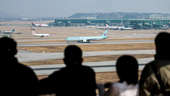 국제유가 상승세에 덩달아 오르는 유류할증료