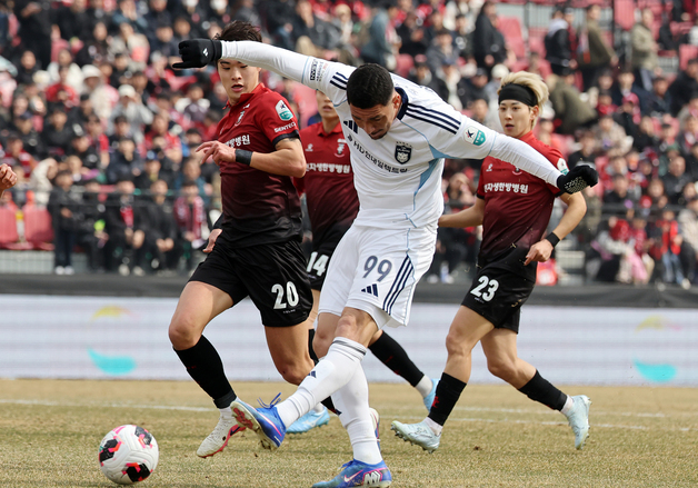 야고, 동점골을 노린다