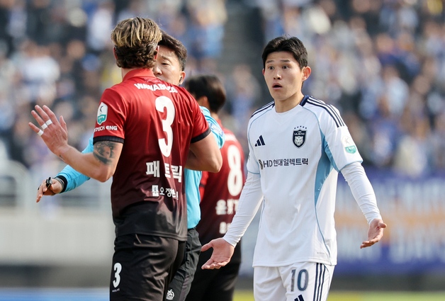 패트릭과 신경전 벌이는 이동경