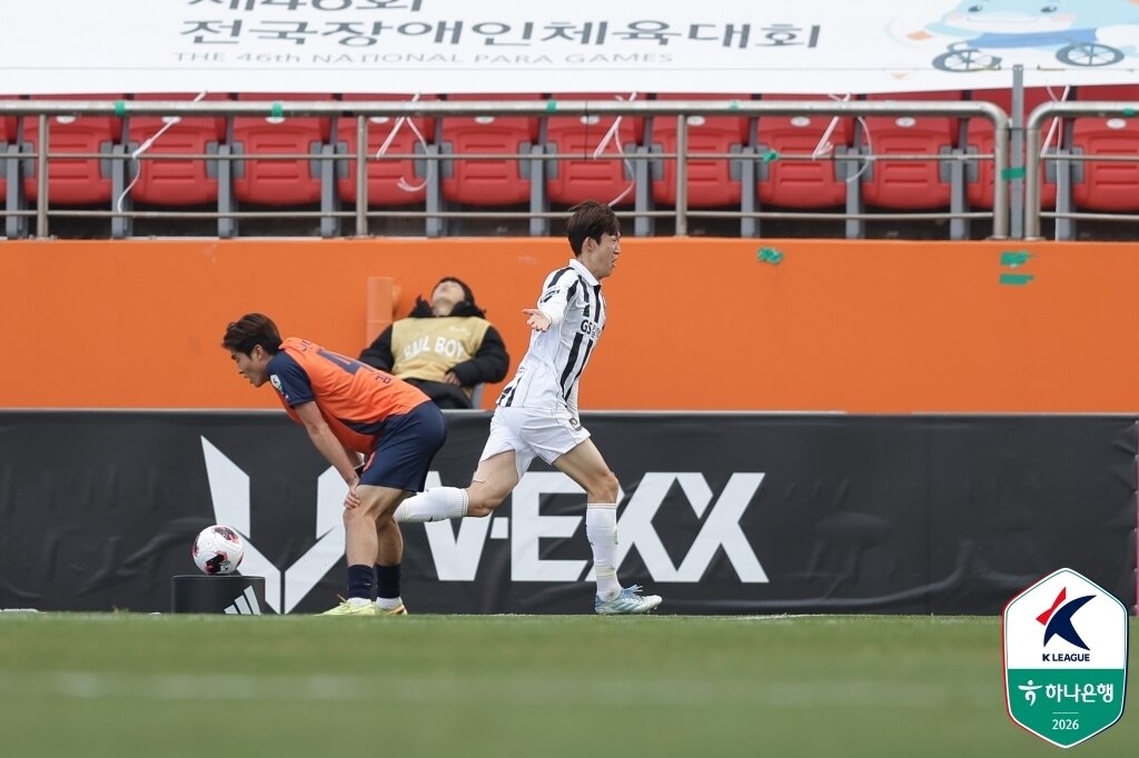 본문 이미지 - 이승모의 결승골을 앞세운 서울이 제주를 2-1로 이겼다.(한국프로축구연맹 제공) 