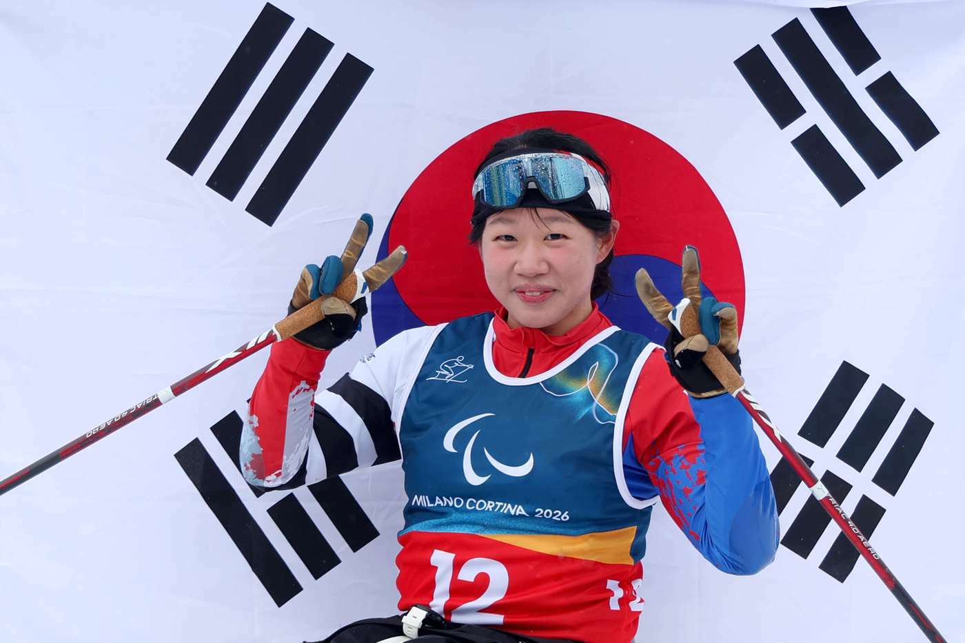 본문 이미지 - 김윤지(19·BDH파라스)가 15일(한국시간) 열린 2026 밀라노·코르티나담페초 동계패럴림픽 크로스컨트리 스키 여자 20㎞ 인터벌 스타트 좌식에서 우승했다. (공동취재단 제공)