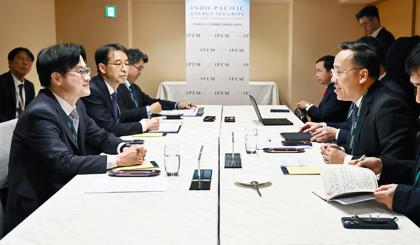 (서울=뉴스1) = 김정관 산업통상부 장관은 14일(현지시간) 일본 도쿄에서 열린 ‘제1차 인도·태평양 에너지 안보 장관회의 및 비즈니스 포럼’ 참석을 계기로 응우옌 황 롱(Ngu …