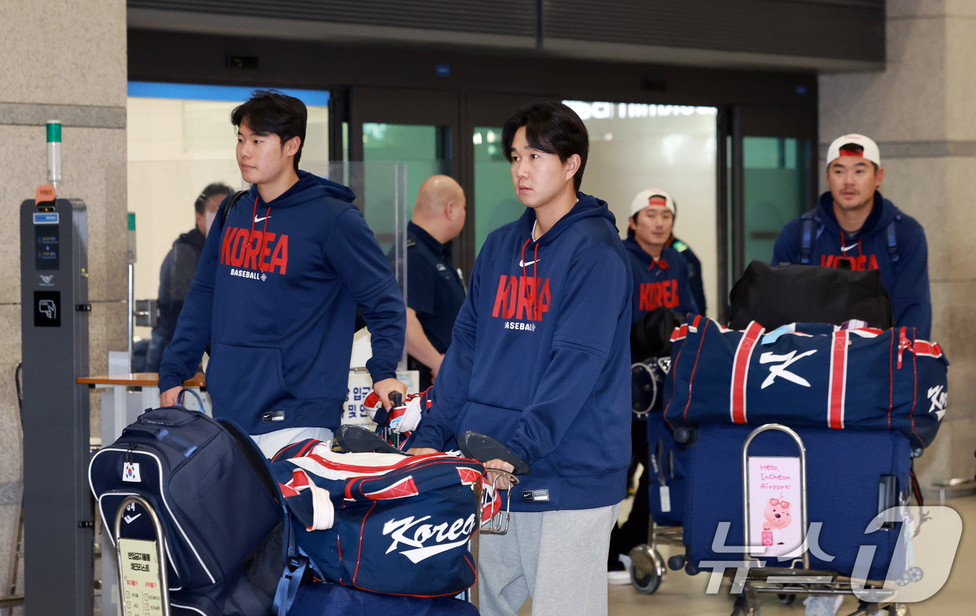 (인천공항=뉴스1) 이호윤 기자 = 월드베이스볼클래식(WBC) 야구대표팀 선수들이 16일 인천국제공항 제1여객터미널을 통해 귀국하고 있다. 2026.3.16/뉴스1