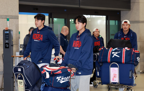17년만에 WBC 8강···귀환한 한국 선수단