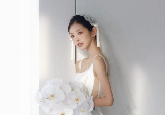 '5월 결혼' 최준희, 옆구리 노출 파격 웨딩드레스 입고 청순 미모 발산 [N샷]