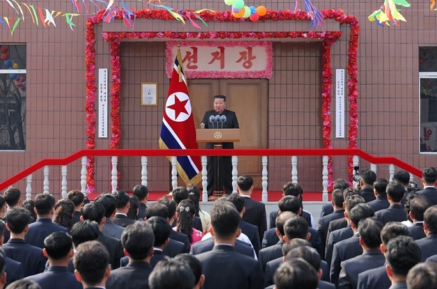 김정은, 최고인민회의 대의원 선거 참가…"투표율 99.99%"[데일리 북한]