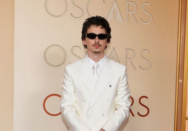 '발레·오페라 폄하' 티모시 샬라메, 올화이트룩 등장 [98회 아카데미]