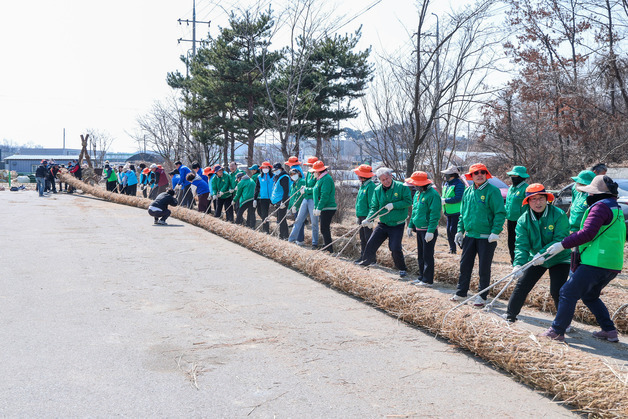 당진 '기지시줄다리기' 큰 줄 제작…100m 암숫줄 3월 말 완성