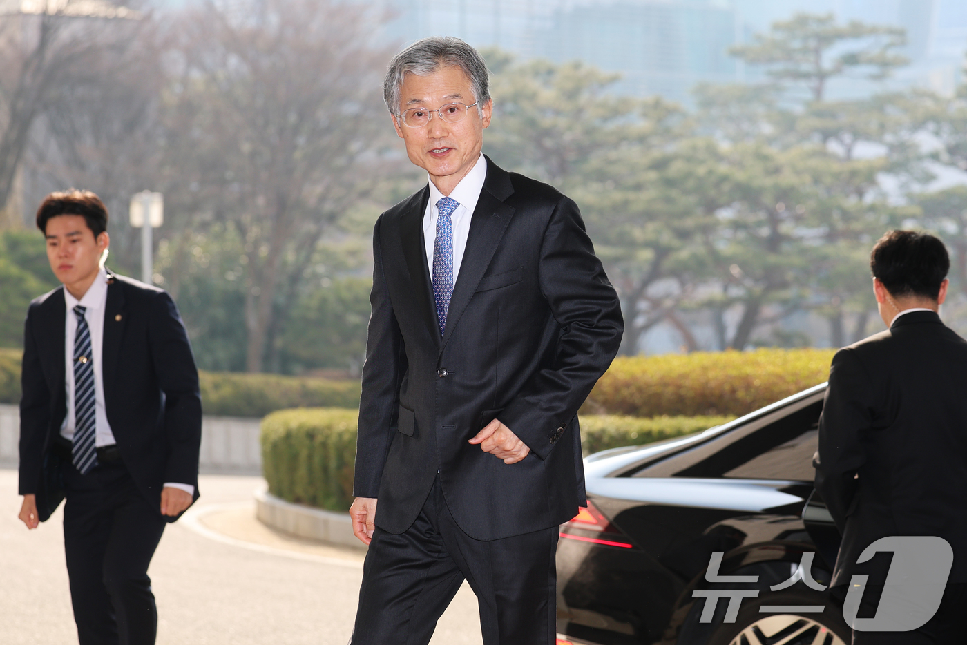 (서울=뉴스1) 오대일 기자 = '법왜곡죄' 1호로 고발된 조희대 대법원장이 16일 오전 서울 서초구 대법원 청사로 출근하고 있다. 2026.3.16/뉴스1