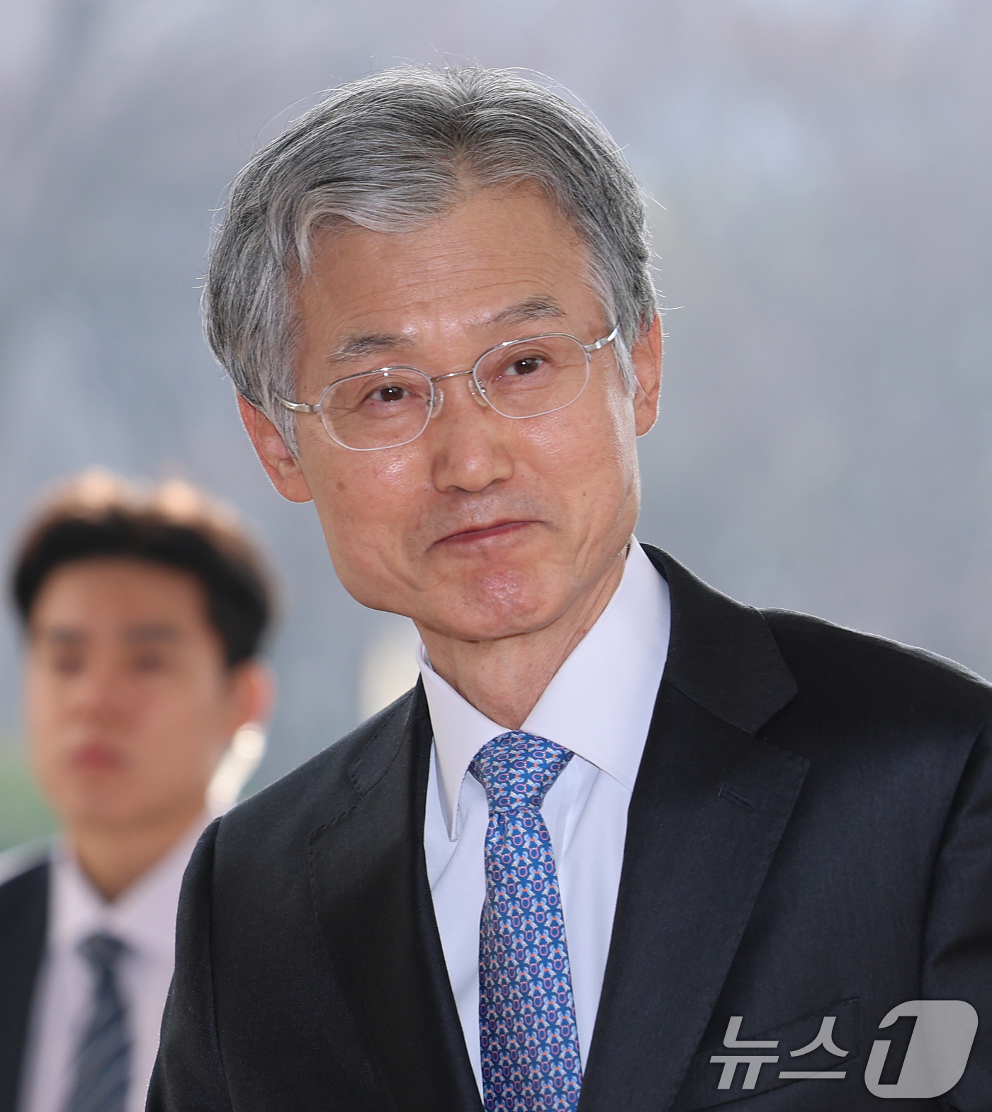 (서울=뉴스1) 오대일 기자 = '법왜곡죄' 1호로 고발된 조희대 대법원장이 16일 오전 서울 서초구 대법원 청사로 출근하고 있다. 2026.3.16/뉴스1