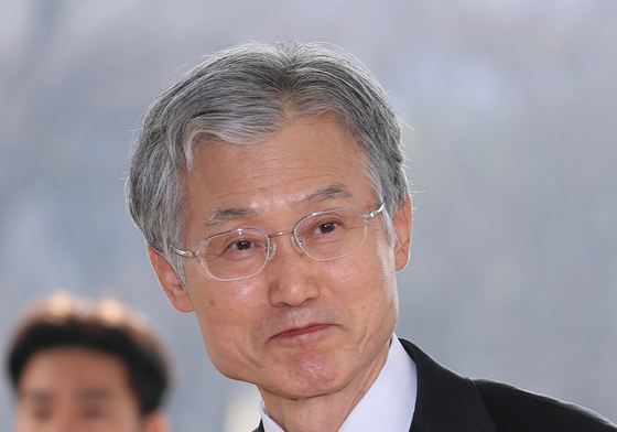 입 굳게 다문 조희대 대법원장