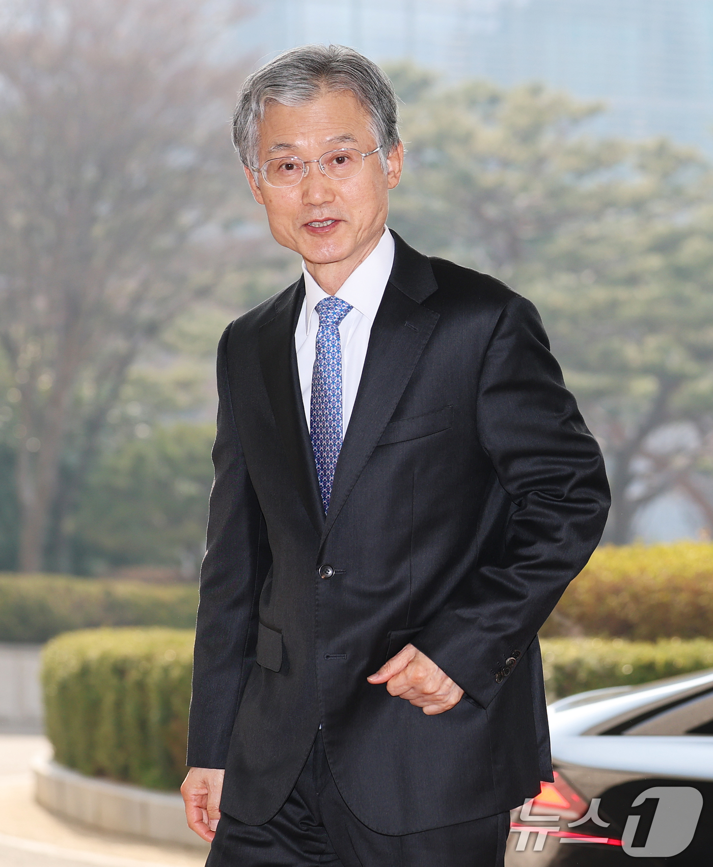 (서울=뉴스1) 오대일 기자 = '법왜곡죄' 1호로 고발된 조희대 대법원장이 16일 오전 서울 서초구 대법원 청사로 출근하고 있다. 2026.3.16/뉴스1