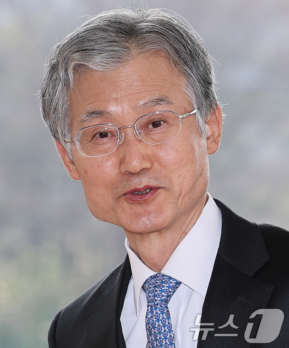 (서울=뉴스1) 오대일 기자 = '법왜곡죄' 1호로 고발된 조희대 대법원장이 16일 오전 서울 서초구 대법원 청사로 출근하고 있다. 2026.3.16/뉴스1