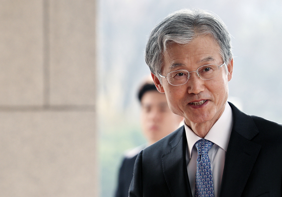 미소 짓는 조희대 대법원장