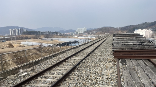 옥천 10년째 숙원 경부고속철도 폐선 철거 본궤도