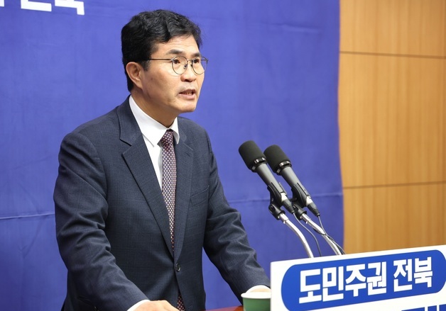 "거짓말탐지기도 환영" 이원택, '식 대납 의혹' 정면 돌파