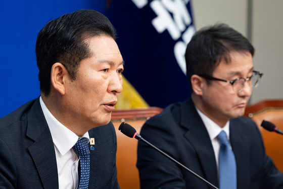 발언하는 정청래 민주당 대표