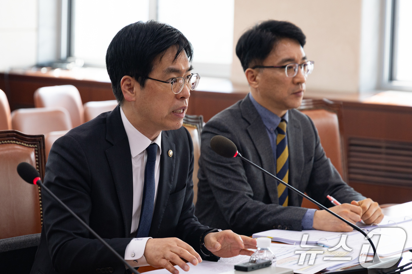 (서울=뉴스1) 유승관 기자 = 김민재 행정안전부 차관이 16일 서울 여의도 국회에서 열린 제433회 국회(임시회) 행정안전위원회 제2차 법안심사제1소위원회에 출석해 인사말을 하고 …