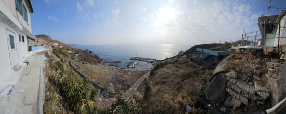 영덕 산불 1년, 텅빈 따개비 마을