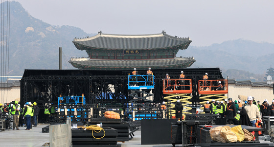 BTS 공연날 올리브영 광화문 인접 4개 매장 휴점…다이소·무신사는?