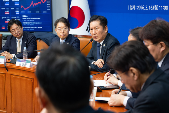 발언하는 정청래 대표