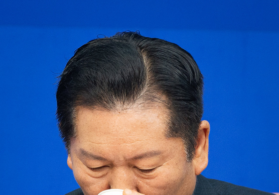 목 타는 정청래 대표