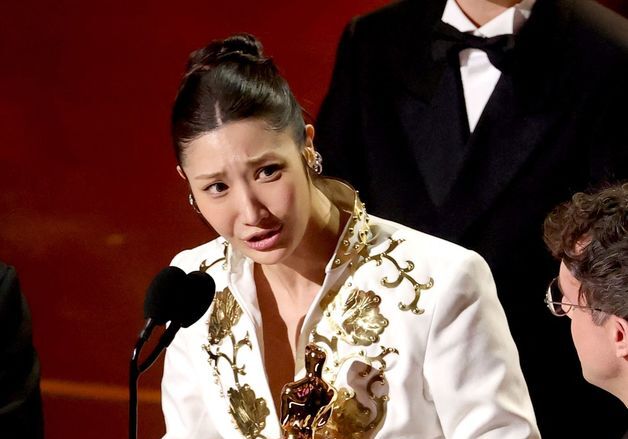 '케데헌', 애니·주제가상 2관왕…할리우드★ 응원봉 들고 축하 [98회 아카데미]