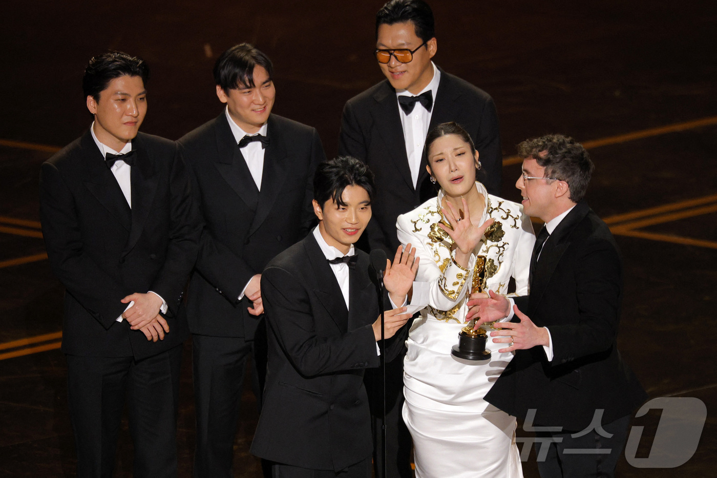 (로이터=뉴스1) 임세영 기자 = 이재, 마크 소넨블릭, 곽중규, 이동한, 남희동, 서정훈, 박테디가 15일(현지시간) 미국 캘리포니아주 로스앤젤레스 할리우드에서 열린 제98회 아 …