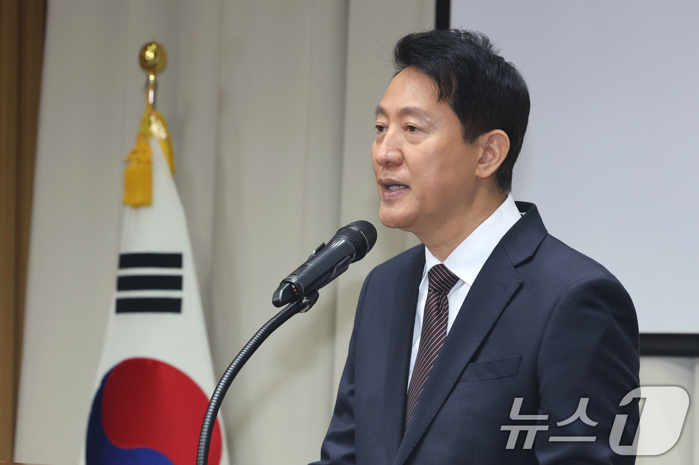 (서울=뉴스1) 이광호 기자 = 오세훈 서울시장이 16일 오전 서울시청에서 열린 강북횡단 지하도시고속도로 건설 민·관·학 정책협의체 발족식에 참석해 인사말을 하고 있다. 2026. …