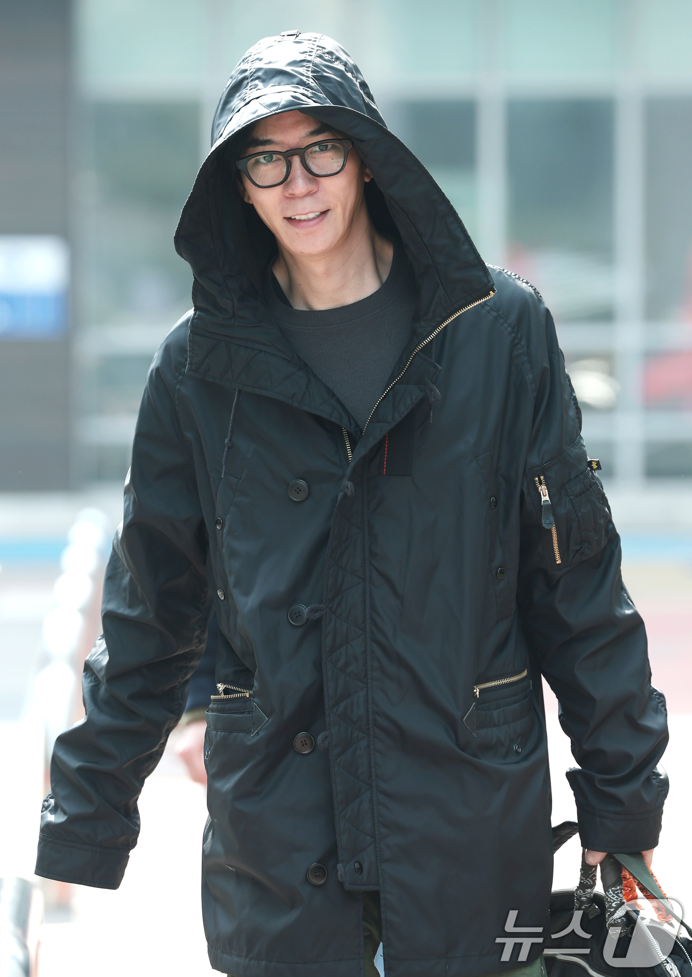 (서울=뉴스1) 권현진 기자 = 배우 신성록이 16일 서울 영등포구 여의도동 KBS 신관에서 진행된 ‘열린음악회’ 리허설에 참석하고 있다. 2026.3.16/뉴스1