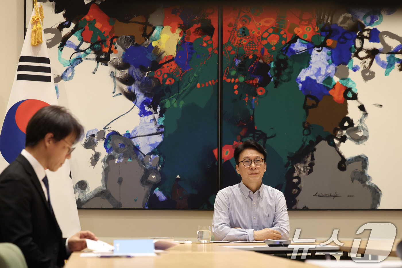 (서울=뉴스1) 임세영 기자 = 김민석 국무총리가 15일(현지시간) 미국 뉴욕 주유엔대표부와 정부서울청사 별관 외교부 종합상황실간 열린 영상 간부회의를 주재하고 있다. (총리실 제 …