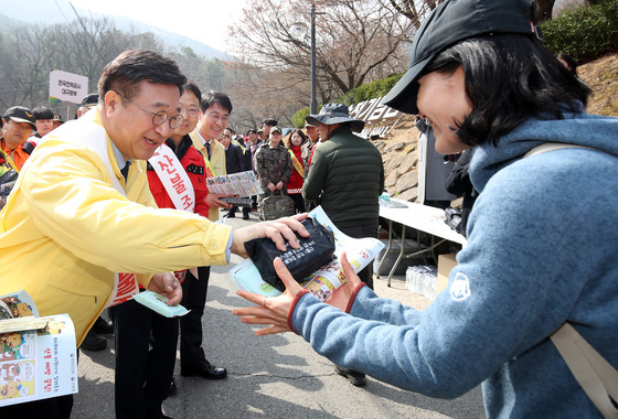 윤호중 장관 "우리 모두 산불 예방"