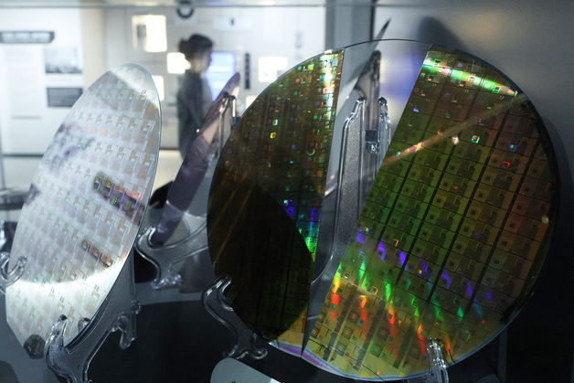 충북 수출 27개월째 늘었다…반도체 훈풍 효과 '톡톡'